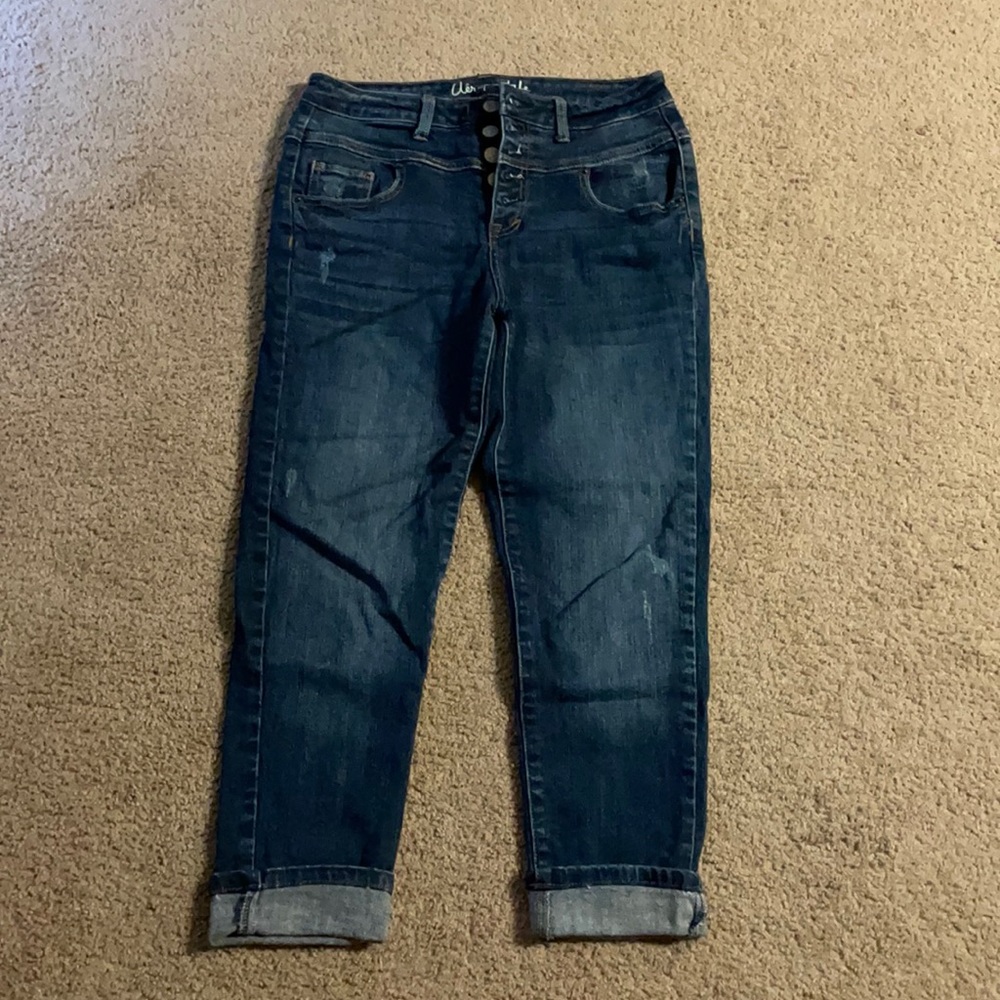 High- waisted jegging, button up, and ankle cut